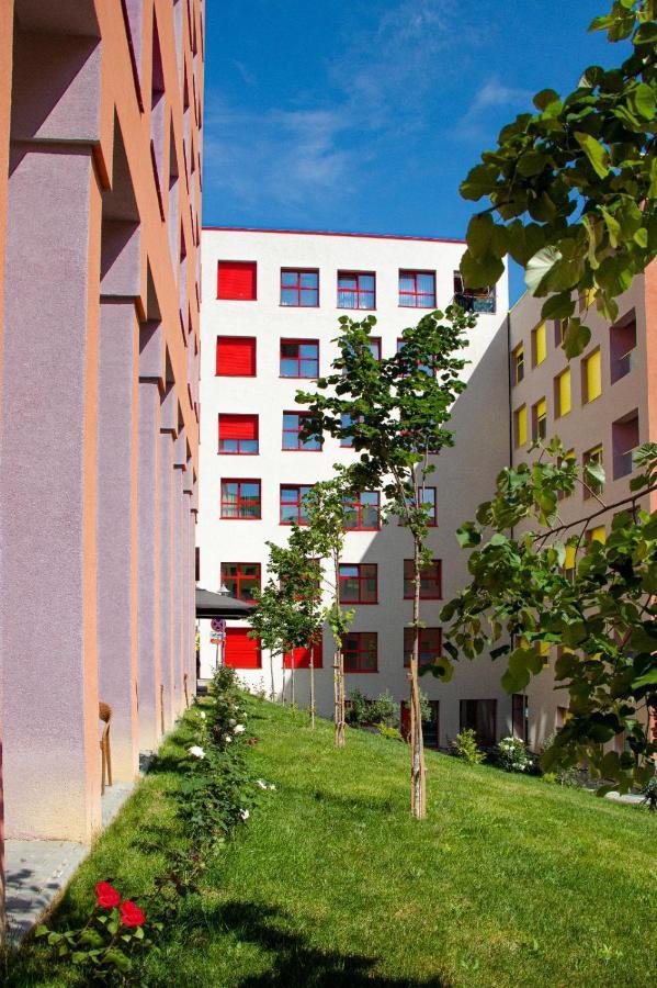 Comfy Studio At 'Mangalem21 Complex' Parking-Wifi-Ac-View Tirana Buitenkant foto